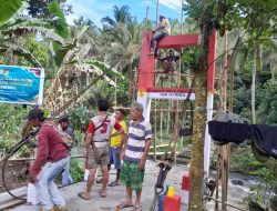 Terus Tunjukkan Progres Yang Signifikan, Pembangunan Jembatan Perintis Garuda di Desa Sawangan Memasuki Tahap Pemasangan Tali Sling