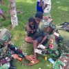 Sentuhan Kasih untuk Papua, Satgas Yonif 521/DY Gelar Komsos Bangun Generasi Sehat dan Berwawasan dengan Bagikan Buku bagi Anak-Anak di Kobakma