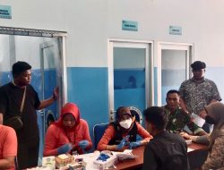 Dukung untuk Generasi Sehat dan Berkualitas, Babinsa Dampingi Pemeriksaan Kesehatan Calon Relawan SPPG