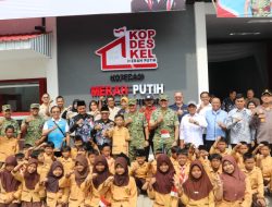 Kunker Asrenum Panglima TNI Di Dampingi Dandim 0808/Blitar Tinjau KDKMP Di Blitar