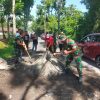 Peduli Keselamatan Pengguna Jalan, TNI, Polri dan Pemerintah Kecamatan Dimembe, Kerja Bakti Gerakan Indonesia Asri Timbun Jalan Berlubang di Ruas Poros Dimembe – Likupang