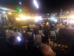 Ciptakan Suasana Akrab, Personel Kodim 1310/Bitung Nonton Bareng Piala Dunia 2026 Bersama Masyarakat