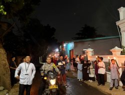 Bhabinkamtibmas Jatikarya Laksanakan Monitoring Persiapan Pawai Obor Tahun Baru Islam Bersama Jamaah Masjid At-Taubah