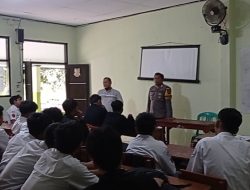 Bhabinkamtibmas Polsek Medansatria Himbau Pelajar SMK Ekuin Jauhi Demo dan Kerusuhan