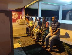 Melalui Patroli Malam, Babinsa Mengajak Warga Wujudkan Wilayah Yang Aman