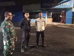 Patroli Wilayah dan Komsos, Bati Bakti TNI Koramil 04/Teras Perkuat Sinergi Keamanan dengan Security PT So Good Food