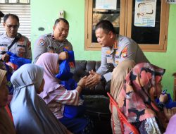 Sambut Hari Bhayangkara ke-80, Kapolres Metro Bekasi Kota Gelar Bansos Sembako “On The Spot” Di Pondok Ungu Medan Satria