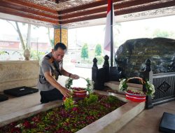Jelang Hari Bhayangkara ke-80, Kapolri Jadikan Ziarah ke Makam Presiden RI Terdahulu Sebagai Momentum Refleksi Nilai Kebangsaan