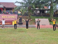 Kapolsek Keluang Rangkul Forkopimcam dan Warga, Semarak Hari Bhayangkara ke-80 dengan Senam Bersama
