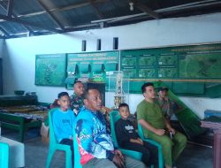 Perkokoh Sinergi Bersama Masyarakat di Wilayah Binaan, Personel Koramil Jajaran Kodim 1310/Bitung Gelar Nobar Bola Gembira Piala Dunia 2026