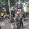 Semangat Kebersamaan Gotong Royong, Babinsa dan Warga Pengecoran Jembatan Jalur Desa