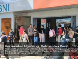 Humanis! Di Sela Warga Berbondong Menabung, Polisi Hadir Menyapa dan Beri Rasa Aman