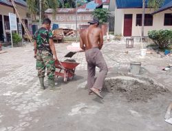 Babinsa Dampingi Revitalisasi SD Negeri 5 Panggoi, Progres Capai 71 Persen