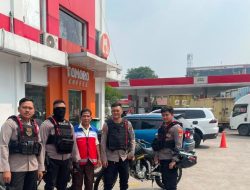 Jaga Jakarta On The Spot Gangguan Kamtibmas Siang Hari, Sat Samapta Polres Bekasi Kota Patroli Dialogis di Pos Satpam Jalan Siliwangi
