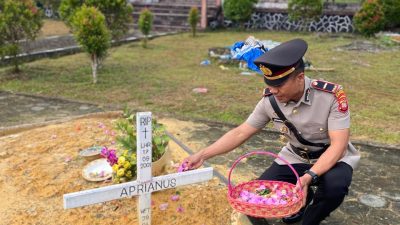Ziarah dan Tabur Bunga, Polres Sintang Wujudkan Penghormatan Tertinggi kepada Para Pahlawan