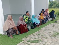 Babinsa Manfaatkan Waktu Silaturahmi, Kedekatan dengan Warga Huntara Makin Erat