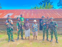 Yonif 645/Gty Gerakkan Binter Anjangsana, Satgas Yonif 645/Gty Berikan Pelayanan Kesehatan bagi Warga Distrik Eragayam