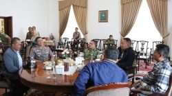Kodam XIX/Tuanku Tambusai Sambut Kedatangan Dansesko TNI di Pekanbaru, Perkuat Sinergi Strategis TNI