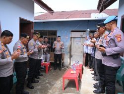 ‎ ‎Polres Pidie Serahkan Kunci Rumah Hasil Bedah Rumah, Wujud Nyata Kepedulian di HUT Bhayangkara ke-80