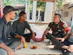 Silaturahmi Babinsa dengan Warga, Bahas Kondisi dan Keamanan Lingkungan