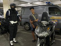 Patroli Brimob Dan Perintis Cegah Balap Liar Saat Patroli Dini Hari di Pinang Ranti Jaktim
