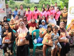 Sentuhan Humanis ‘Jaga Bekasi On The Spot’, Kapolres dan Bhayangkari Sambangi Warga Harapan Mulya