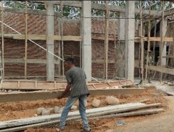 Babinsa Turut Bantu Pembangunan Mushola, Wujud Kepedulian kepada Warga Desa Binaan