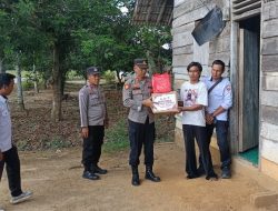 Kapolsubsektor Mesuji dan Anggota Salurkan Bantuan Sembako, Wujud Kepedulian di Hari Bhayangkara ke-80