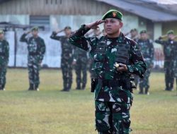 Letkol Inf Bayu Prabowo Teguhkan Disiplin Dan Nasionalisme Melalui Upacara Bendera Mingguan