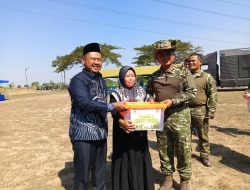 Tutup Latihan di Gresik, Menbanpur 2 Marinir Padukan Kesiapan Tempur dengan Aksi Sosial