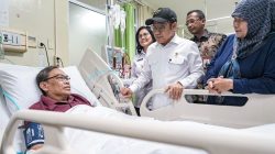 Tinjau Langsung Layanan RSUD-Kantor BPJS Kesehatan, Menko PM Pastikan Pasien Penyakit Kronis Tetap Terlindungi JKN