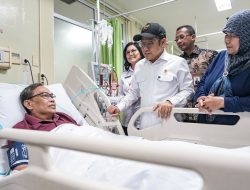Tinjau Langsung Layanan RSUD-Kantor BPJS Kesehatan, Menko PM Pastikan Pasien Penyakit Kronis Tetap Terlindungi JKN