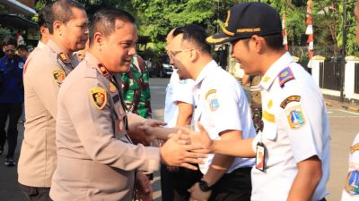 Sinergi Tiga Pilar, Peringati Hari Bhayangkara Ke-80, Danramil dan Wakil Camat Kalideres Beri Kejutan di Polsek