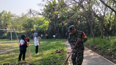 Bersama Warga, Babinsa Ciptakan Lingkungan Sehat dan Lestari