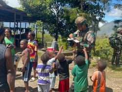 Satgas Pamtas RI-PNG yonif 645/Gty Laksanakan Kegiatan Teritorial Anjangsana Kemasyarakat di Distrik Napua