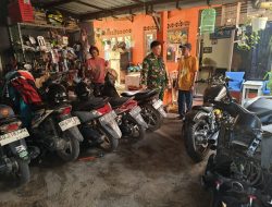 Menyapa dari Hati ke Hati, Babinsa Kratonan Bangun Keakraban Dengan Jukir