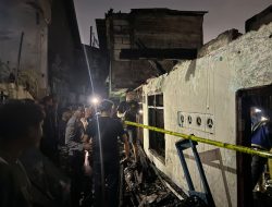 Sinergi TNI-Polri dan Damkar Tangani Kebakaran di Palmerah, Lima Rumah Terdampak, Satu Orang Meninggal Dunia