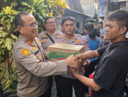 Polsek Palmerah Salurkan Tali Kasih untuk Korban Kebakaran di Kemanggisan Pulo