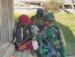 Wujudkan Kemanunggalan TNI-Rakyat, Satgas Yonif 645/GTY Gelar Pelayanan Kesehatan di Distrik Eragayam