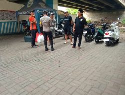 Bhabinkamtibmas Jatiwarna Bersama P3M Bagikan 120 Nasi Box, Tebar Kepedulian Lewat Jumat Berkah