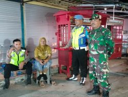 Melalui Patroli Malam, Babinsa Mengajak Warga Wujudkan Wilayah Yang Aman