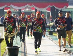 Pangdivif 2 Kostrad Lepas Ratusan Peserta Fun Bike HUT ke-60 Brigif 18