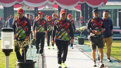 Pangdivif 2 Kostrad Lepas Ratusan Peserta Fun Bike HUT ke-60 Brigif 18