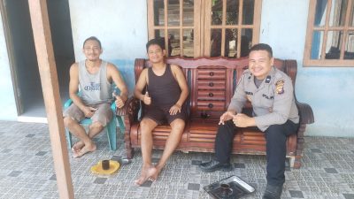 Patut Dicontoh, Anggota Polsubsektor Jelimpo Rangkul Warga dengan Senyum, Silaturahmi dan Pesan Kamtibmas