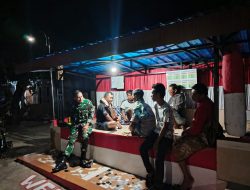 Tingkatkan Keamanan Malam Hari, Babinsa Koramil Tirtomoyo Patroli Bersama Linmas