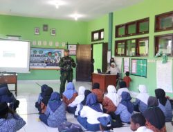 Tanamkan Nasionalisme dan Jiwa Sehat, Satgas Pamtas RI l-PNG Kewilayahan Yonif 645/Gardatama Yudha Berikan Layanan Kesehatan dan Edukasi Kewarganegaraan di Sekolah