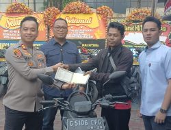 Polsek Tambora Kembalikan Motor Hasil penyelundupan Kepada Korbannya