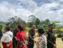 Satgas RI-PNG Yonif 645 Perkenalkan Anggota Pos dan Laksanakan Karya Bakti di Gereja Distrik Apalapsili