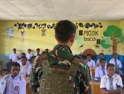 Wujudkan Kemanunggalan TNI-Rakyat, Satgas Pamtas RI-PNG Kewilayahan Yonif 645/Gty Membantu Mengajar di Sekolah Perbatasan Papua