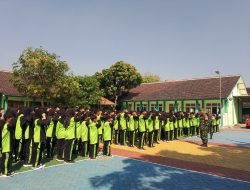 Koramil Kalijambe Gembleng Karakter Pelajar Lewat Latihan PBB di MTsN 8